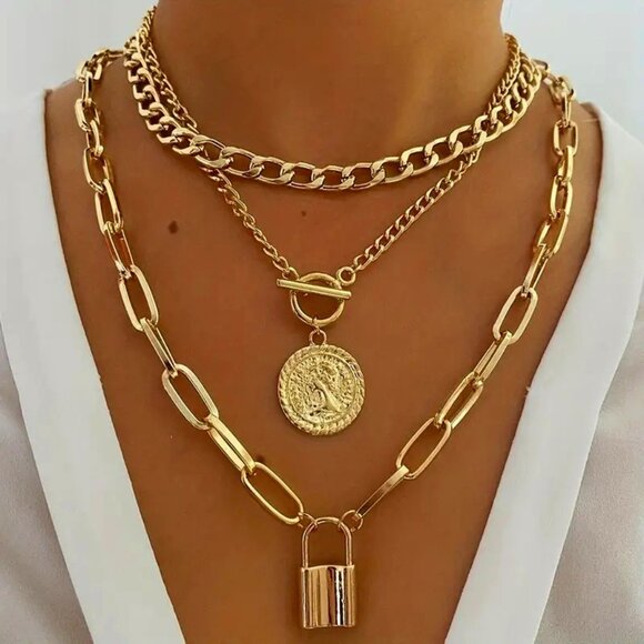 Jewelry - 18kt Gold Plated Cuban Choker, Paperclip Chain, Round Pendant Statement …